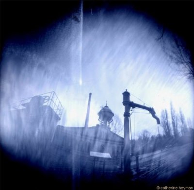 Pinhole, Photo de Berlin; Les pieds nickel�s du teknik museum