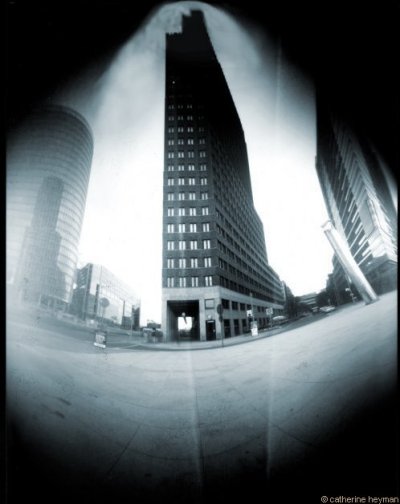 Pinhole, Photographie de Berlin; Les trois building de potsdammer
