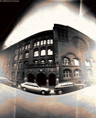 Pinhole, Photographie de Berlin; Lyc�e technique a cote de la rue des acassias