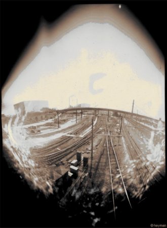 Pinhole, La m�me mais de l'autre cot�, interieur donc: Du pont du quai d'Ivry du periph�rique cot� interieur, dangereux de s'y arreter pour essayer les photos au st�nop�..