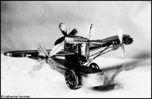 Avion en t&ocirc;le acier